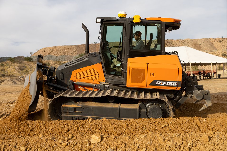 Doosan Announces New DD100 Dozer to Heavy Equipment Lineup Doosan Announces New DD100 Dozer to Heavy Equipment Lineup