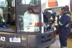 4 Maintenance Checks to Keep your Bobcat® Equipment in Top Working Condition 4 Maintenance Checks to Keep your Bobcat® Equipment in Top Working Condition