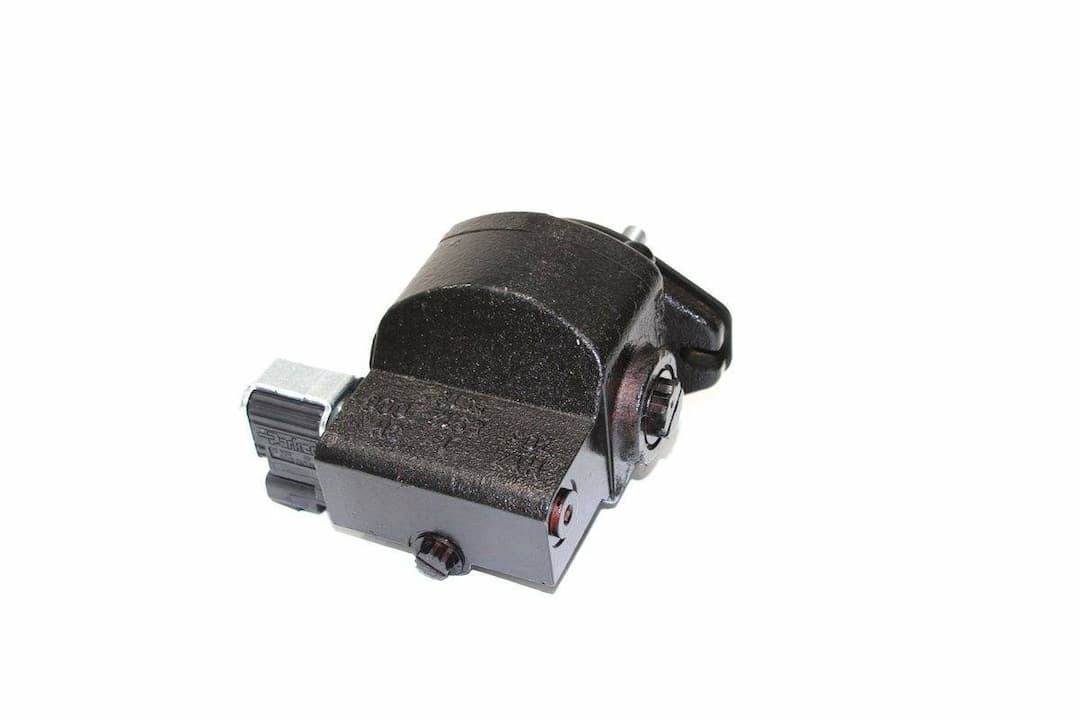 Bobcat Hydraulic Cooling Fan Motor Kit for Loaders - 7154747 - Westerra ...