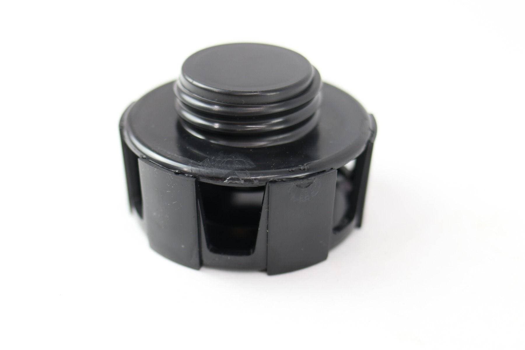 Genuine Bobcat Hydraulic Oil Non-Vented Cap, 6728149 view 3.